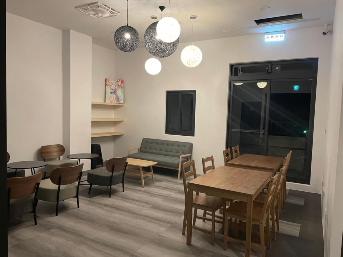 One Night Hostel Yilan Exterior foto